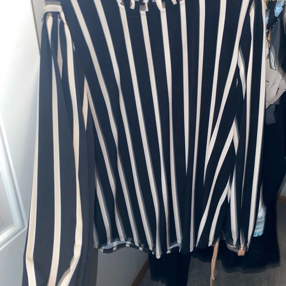 Loft blouse. - Picture 1 of 2